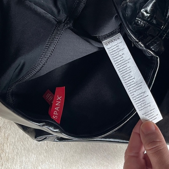 NWT Spanx Faux Patent Leather Classic Black Leggings High Rise Stretch - Picture 5 of 6